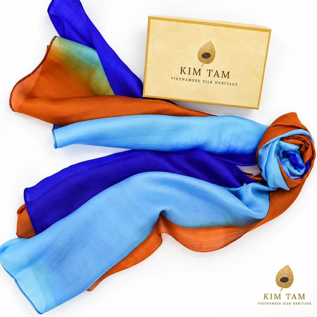 Khăn lụa đa sắc màu xanh đen